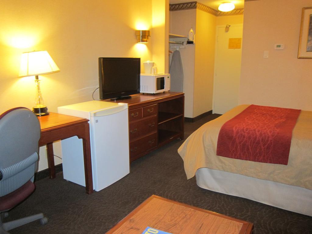 Comfort Inn Meadowvale 미시소거 외부 사진